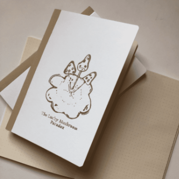 Cahier " The Lucky Mushroom Paradox "